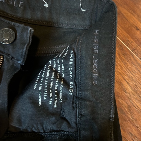 EUC Black American Eagle jeggings, size 6 x-short 🖤 - Picture 4 of 8